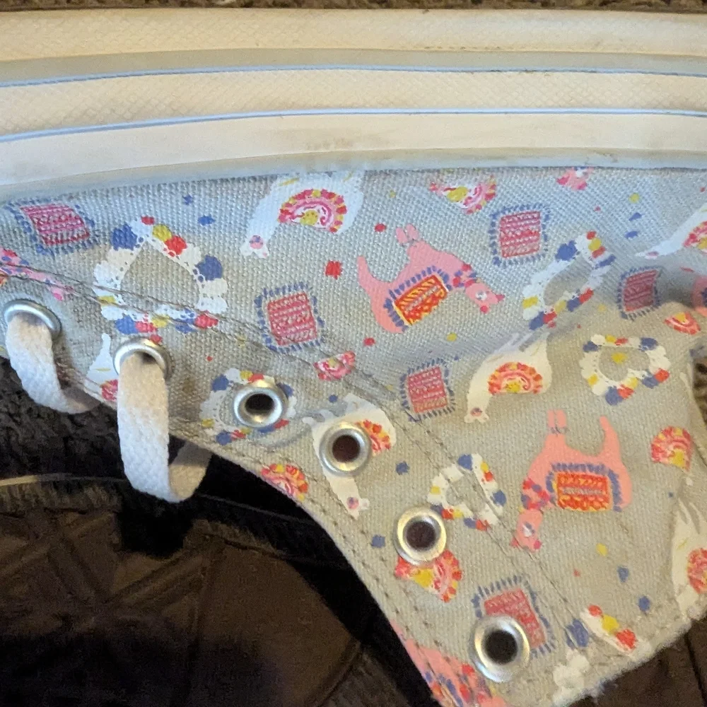 Converse Pink‎ Sneakers Playful Canvas Design